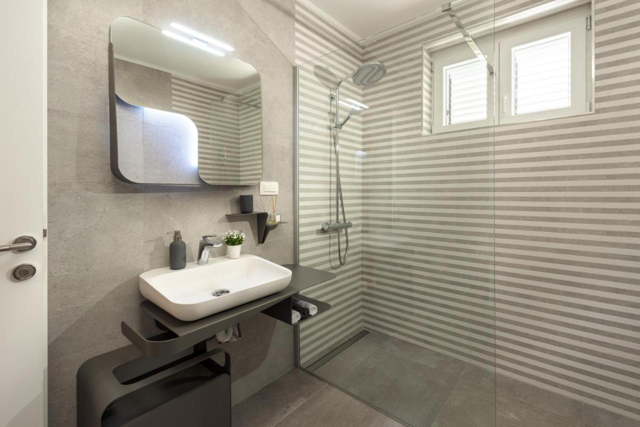 Villa Roko- The Spacious Luxury Trogir Exteriér fotografie